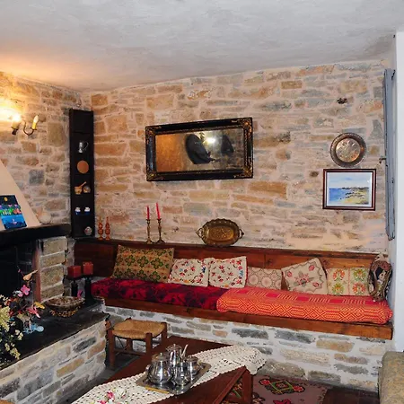 Archontiko Parisis 4* Lafkos