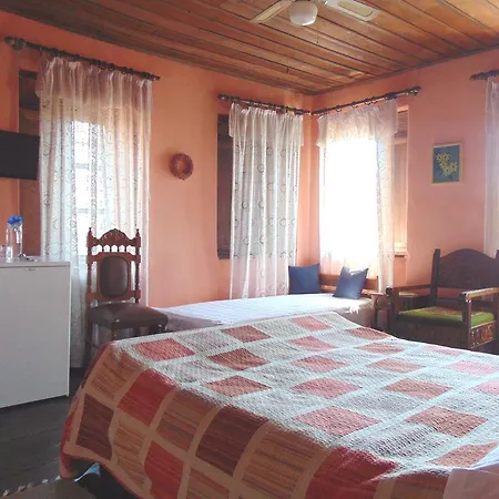 Archontiko Parisis 4* Lafkos