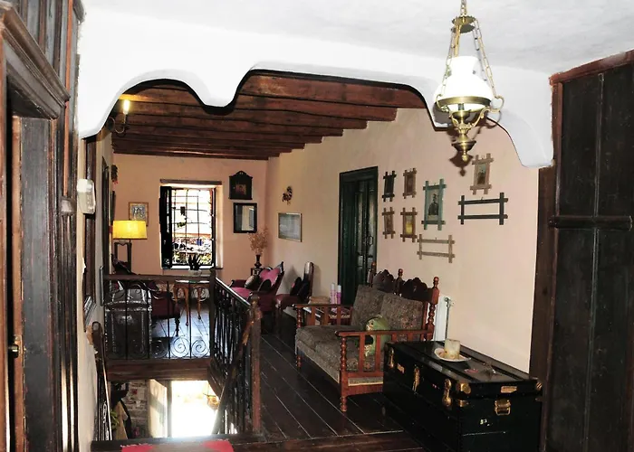 Archontiko Parisis Lafkos