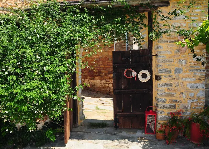 Archontiko Parisis Lafkos