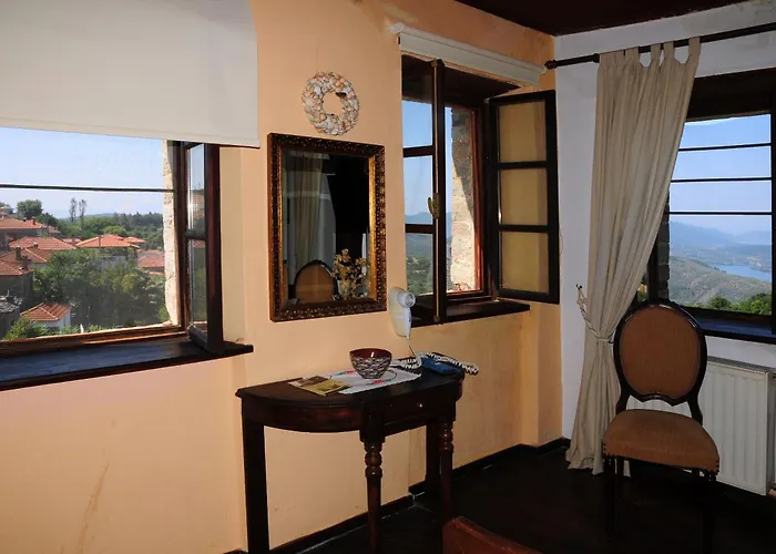 Archontiko Parisis Guest house Lafkos