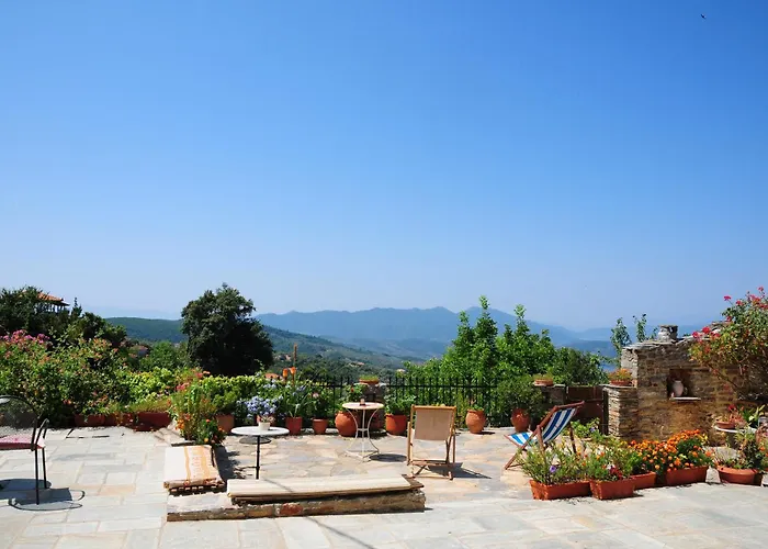 Archontiko Parisis 4* Lafkos